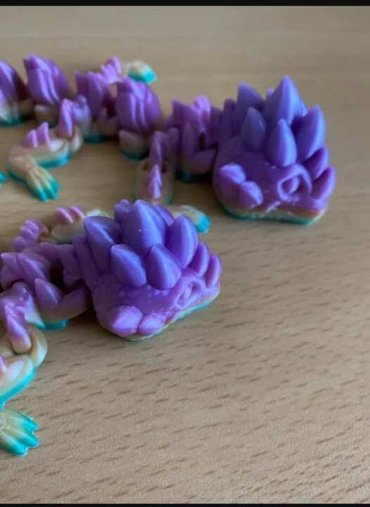 Articulated home decor gift piece