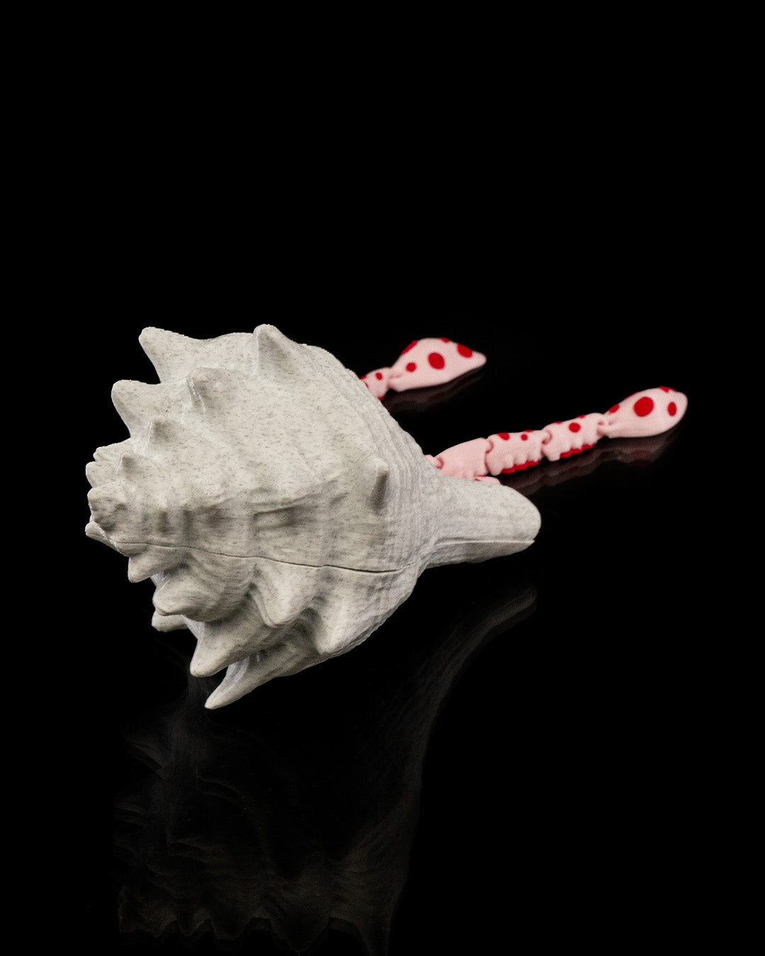Articulated home decor gift piece