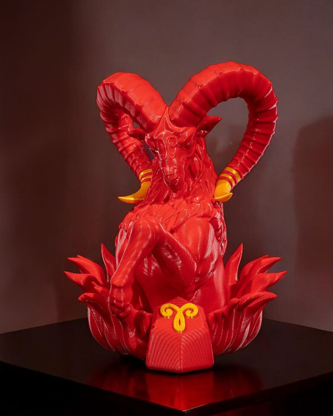 Articulated home decor gift piece