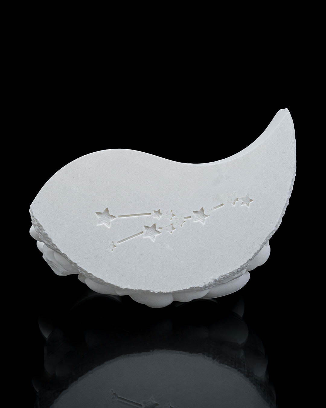 Articulated home decor gift piece