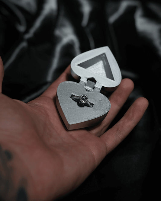 Articulated home decor gift piece