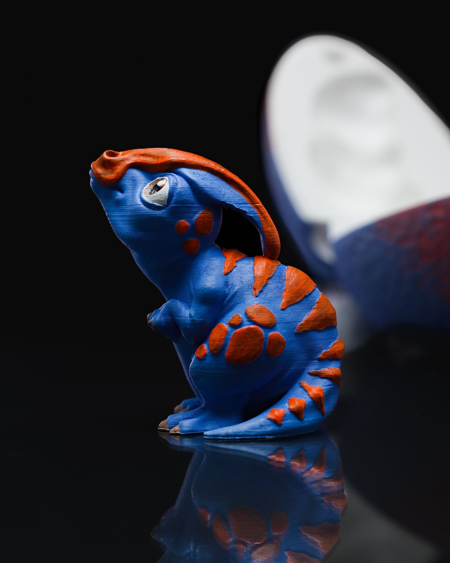 Articulated home decor gift piece