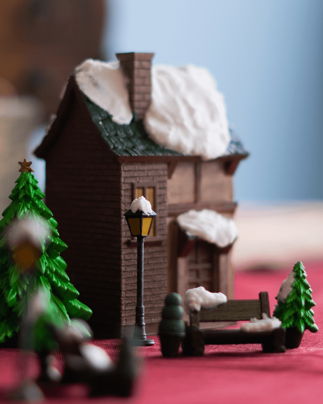 Articulated home decor gift piece