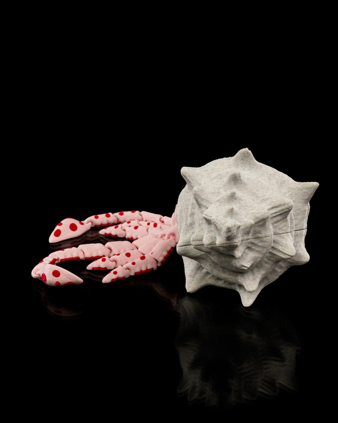 Articulated home decor gift piece