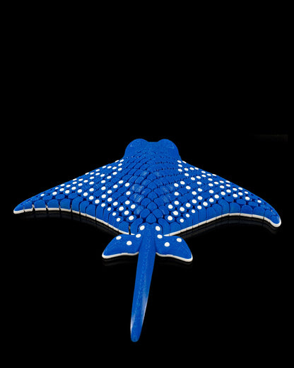 Articulated home decor gift piece