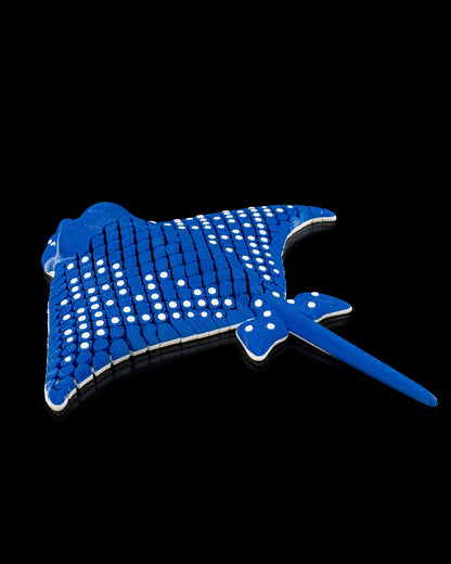 Articulated home decor gift piece