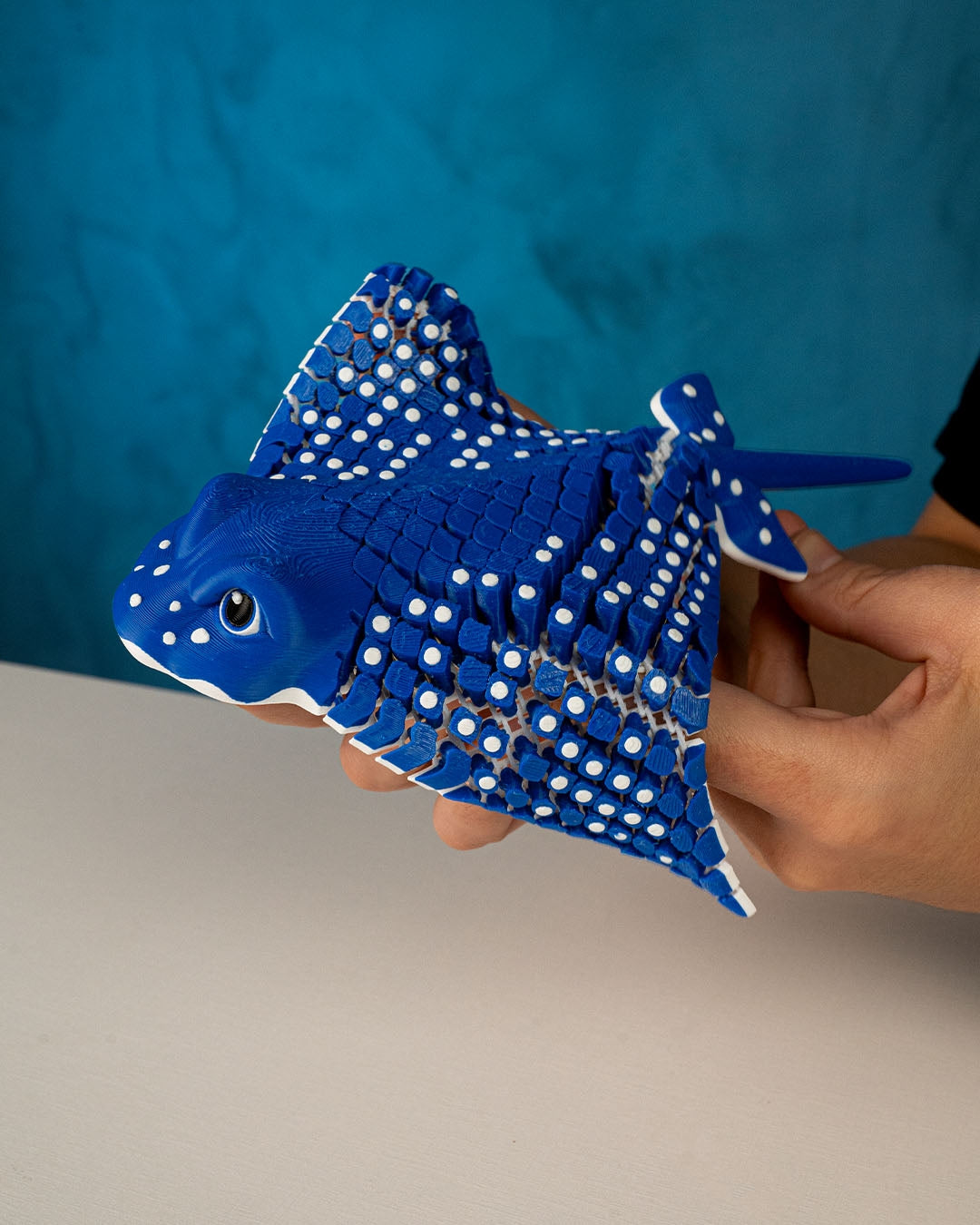 Articulated home decor gift piece