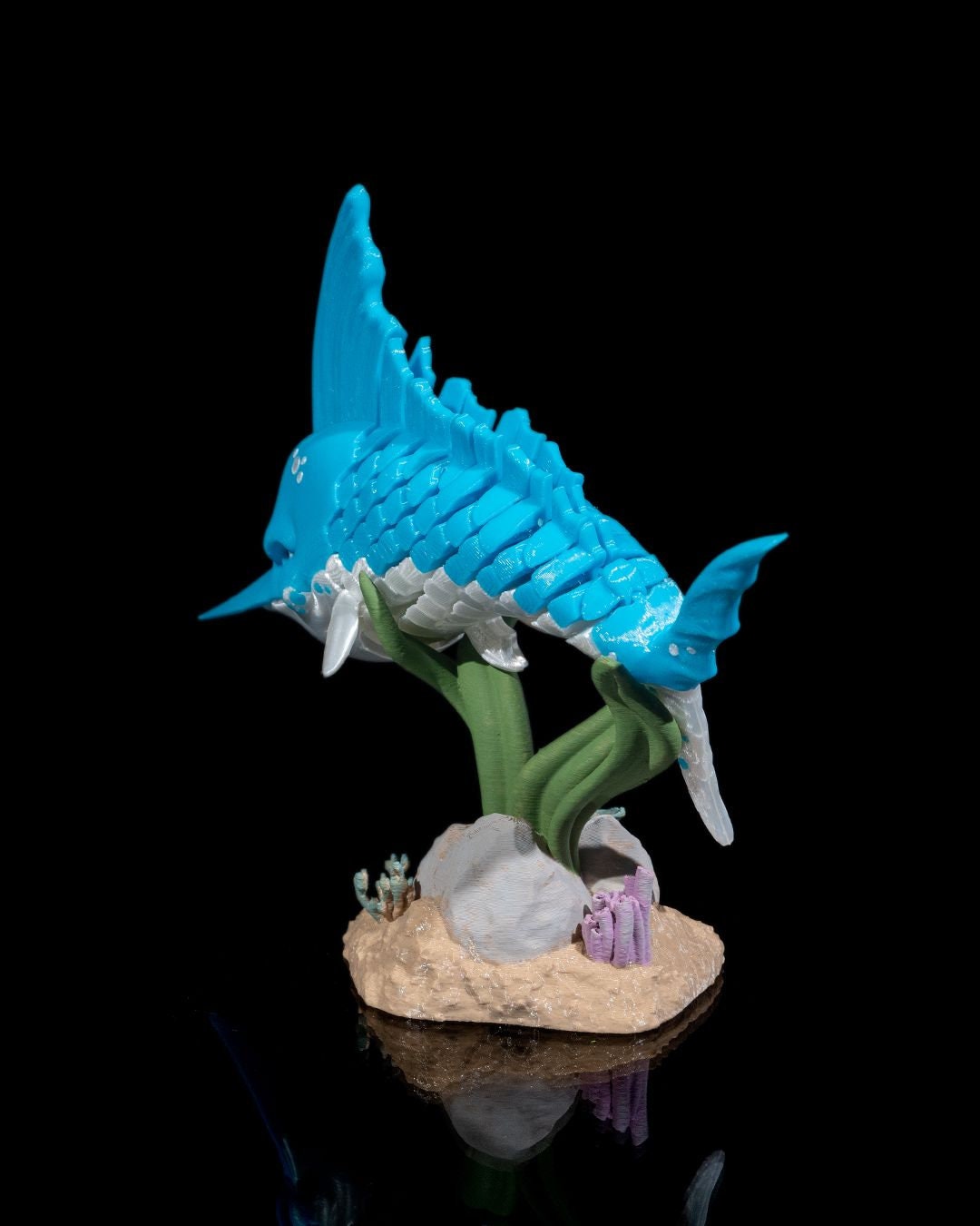 Articulated home decor gift piece