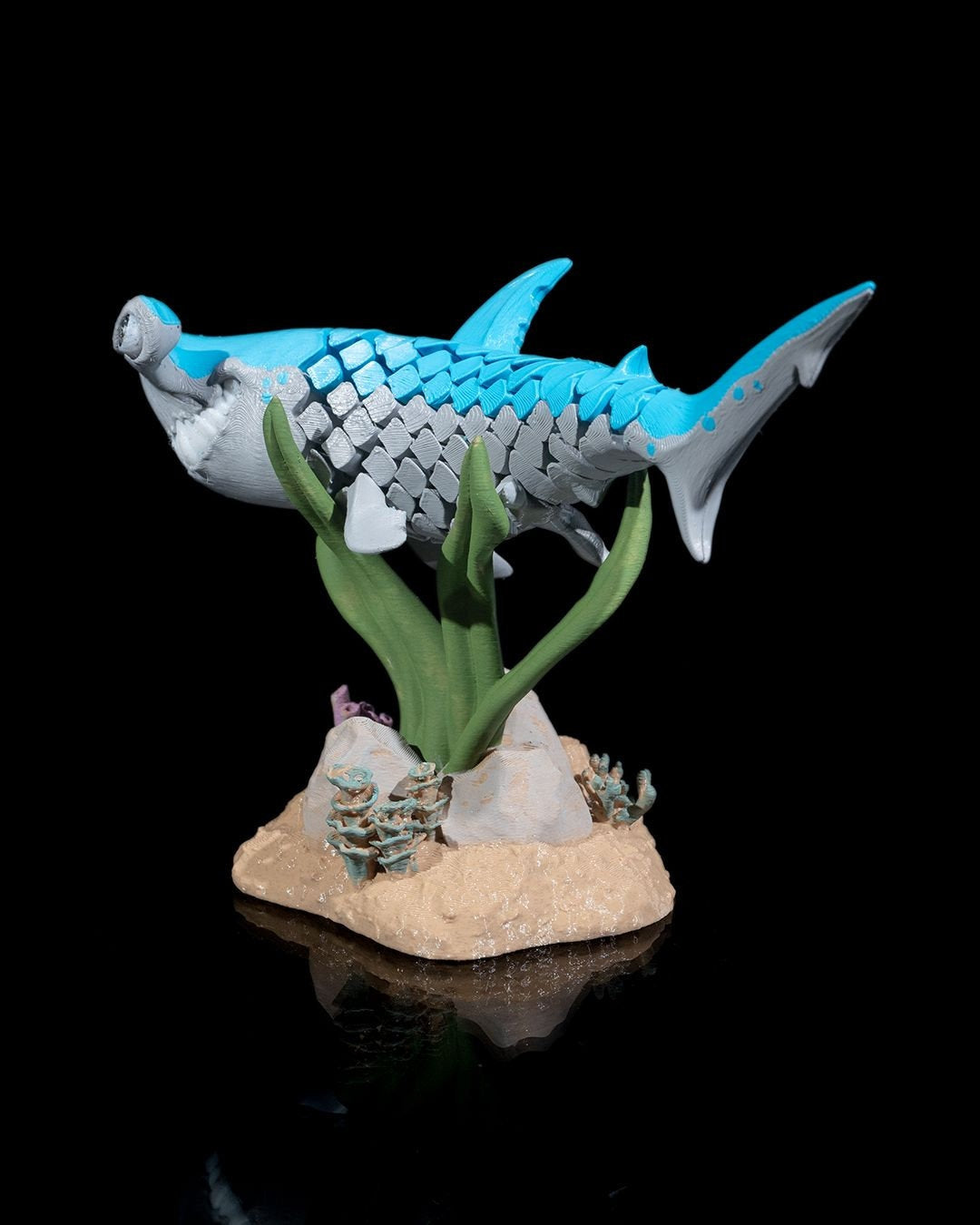 Articulated home decor gift piece