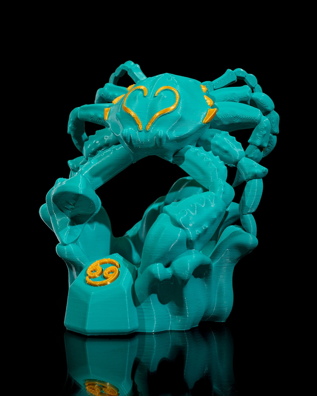 Articulated home decor gift piece