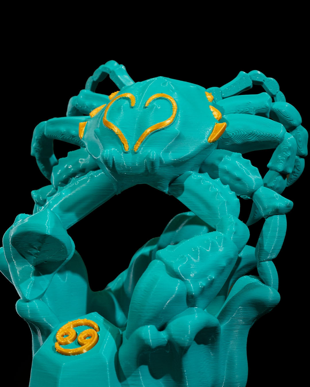 Articulated home decor gift piece