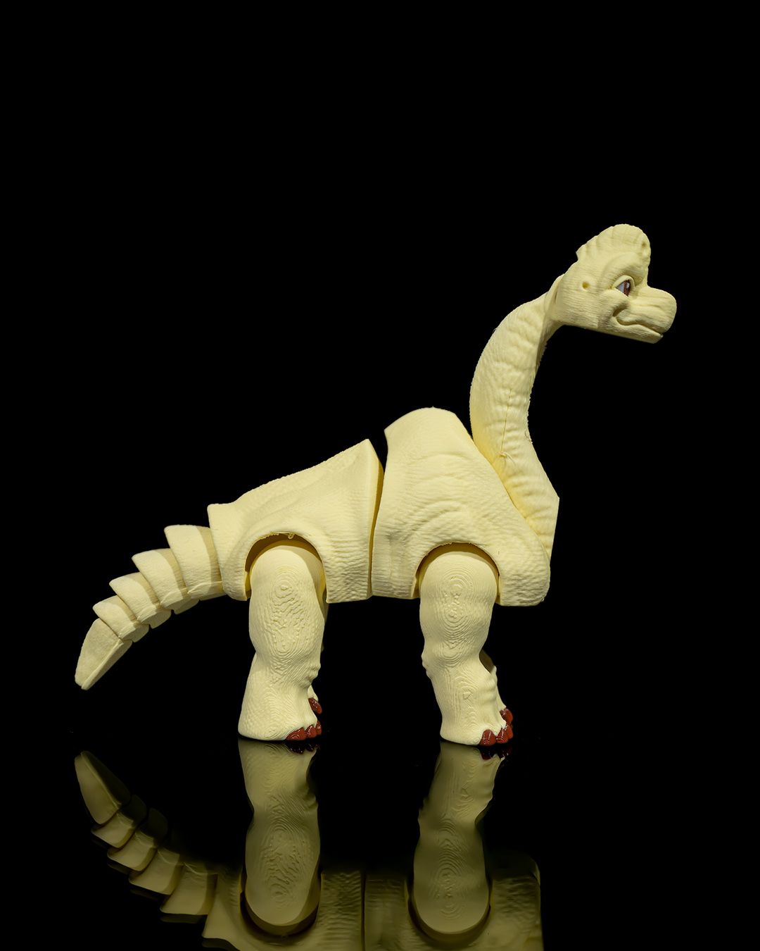 Articulated home decor gift piece
