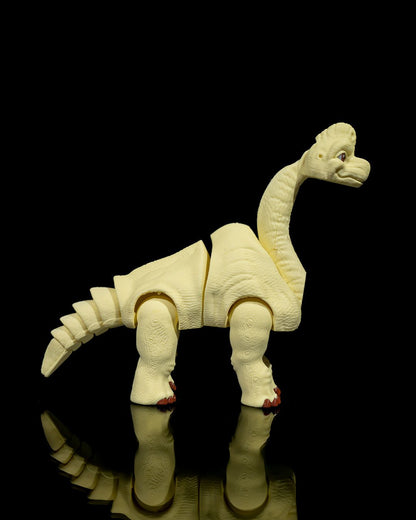 Articulated home decor gift piece