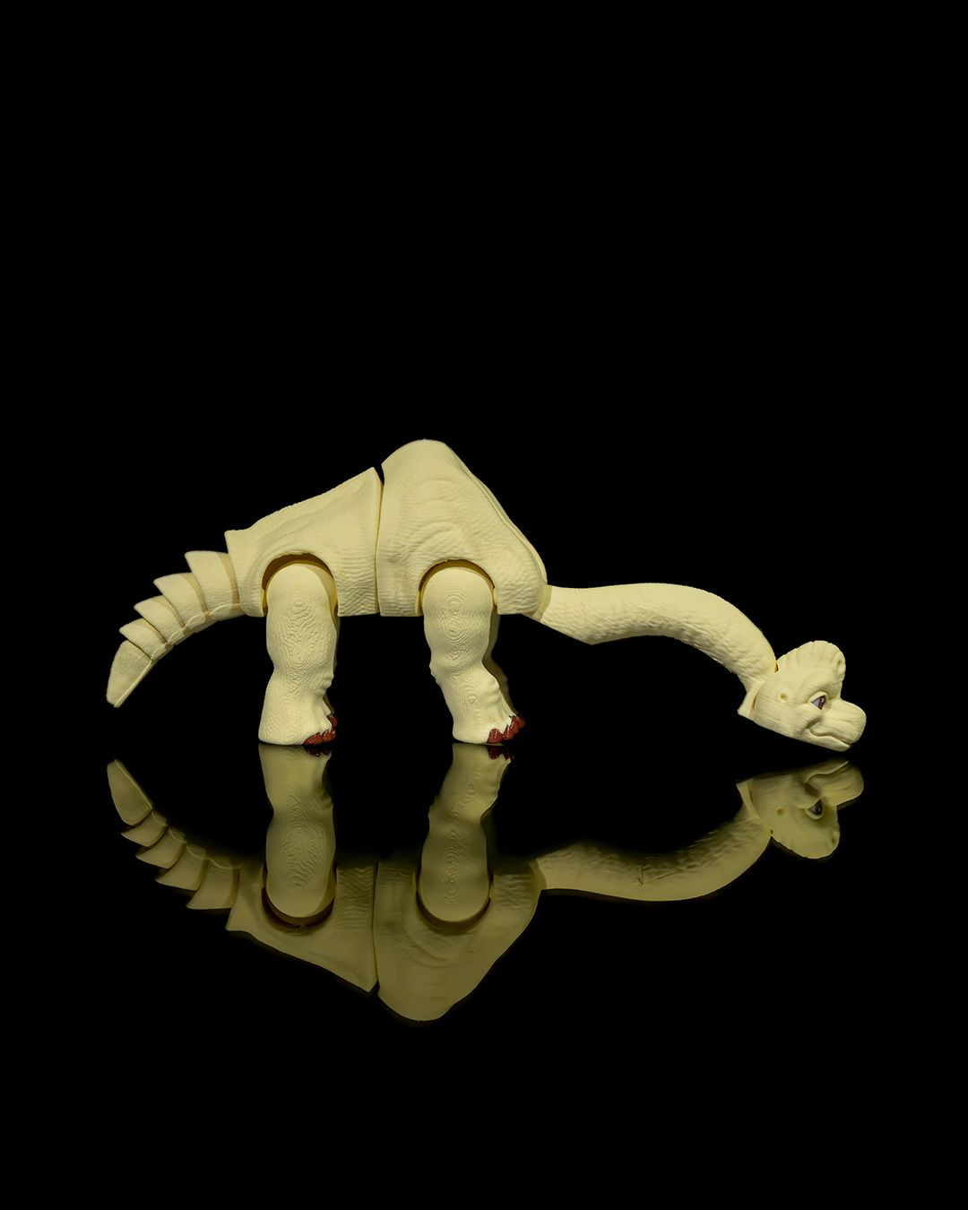 Articulated home decor gift piece