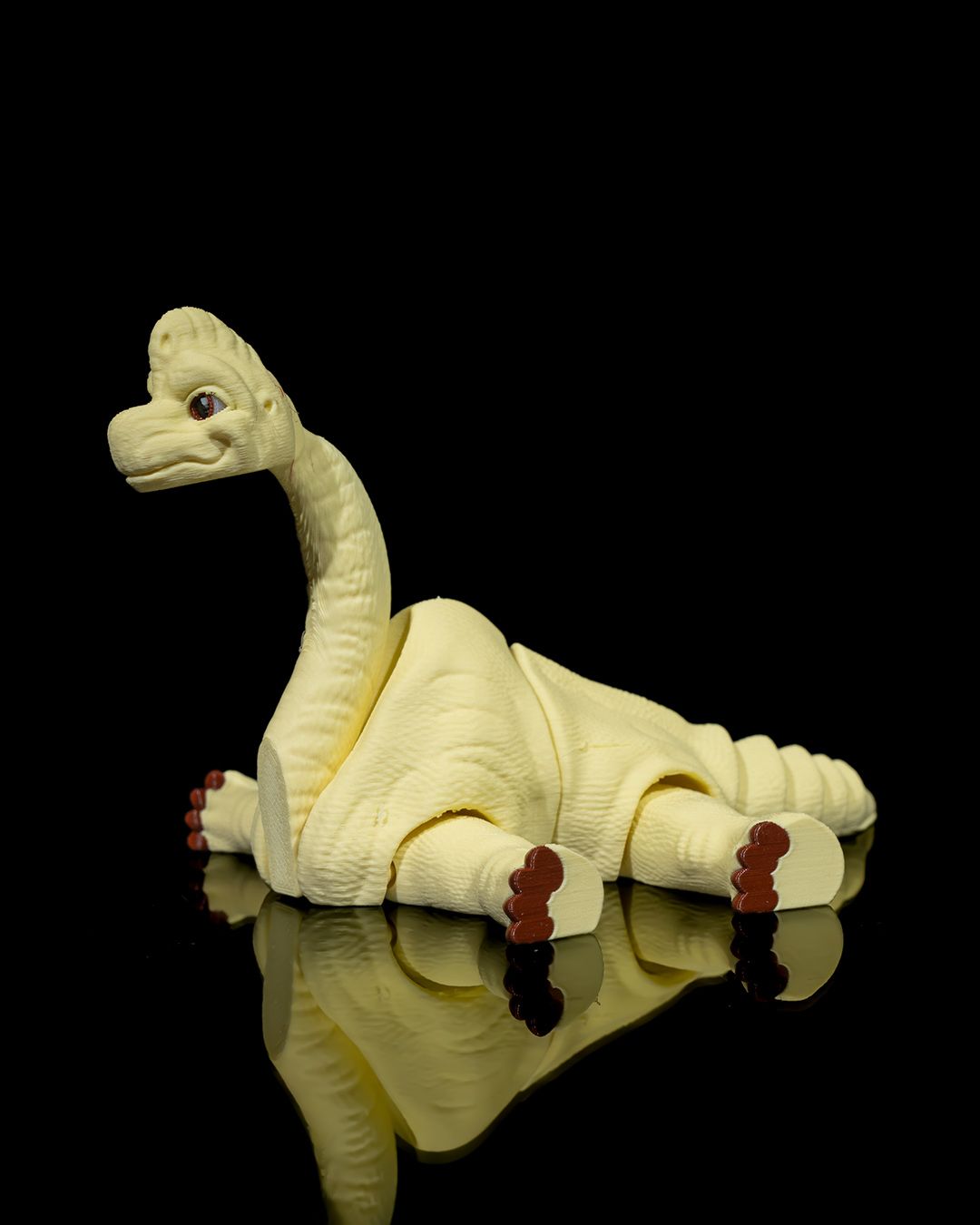 Articulated home decor gift piece
