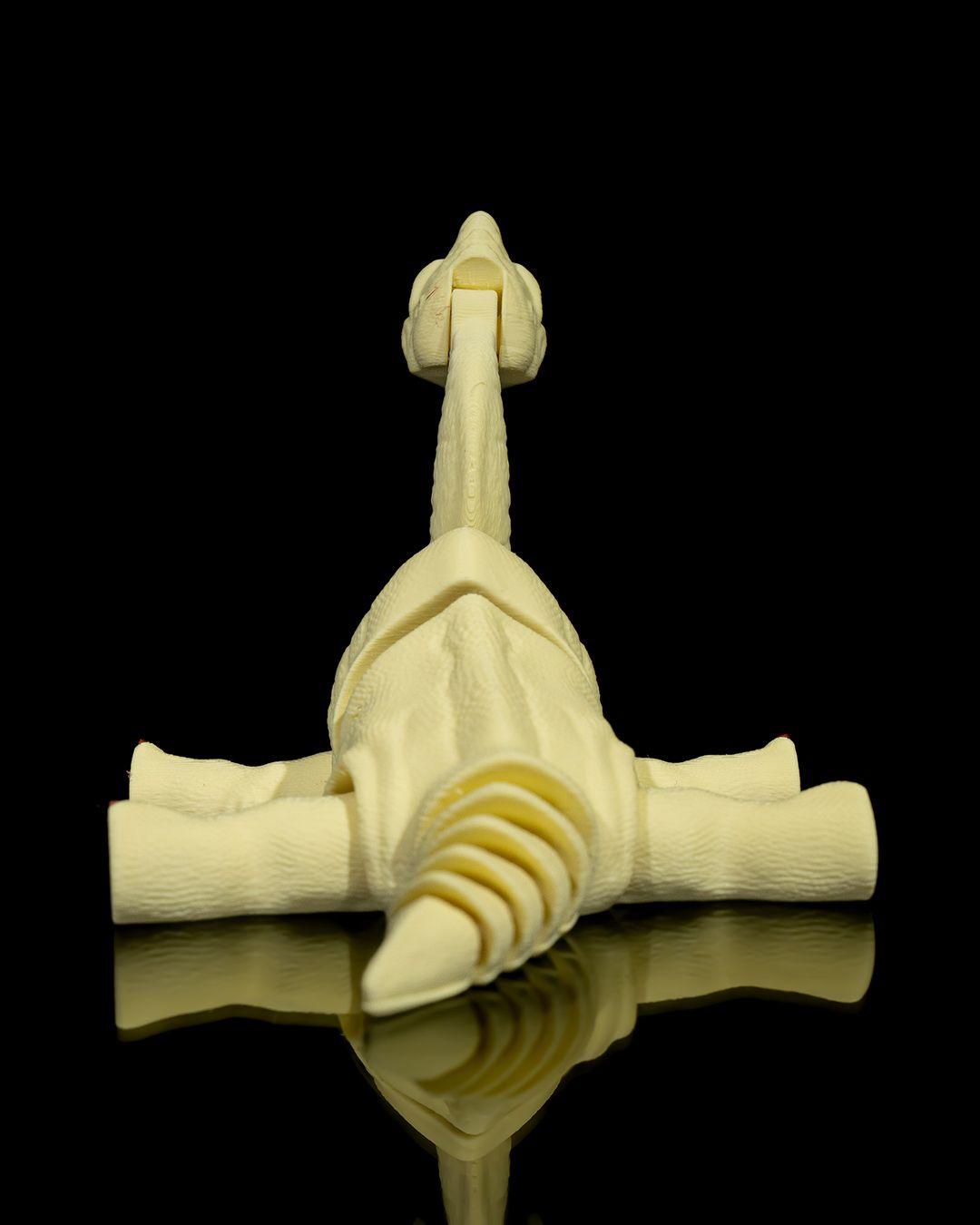 Articulated home decor gift piece