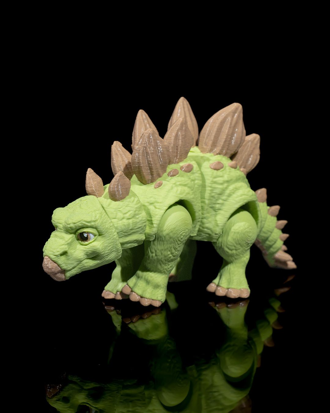 Articulated home decor gift piece