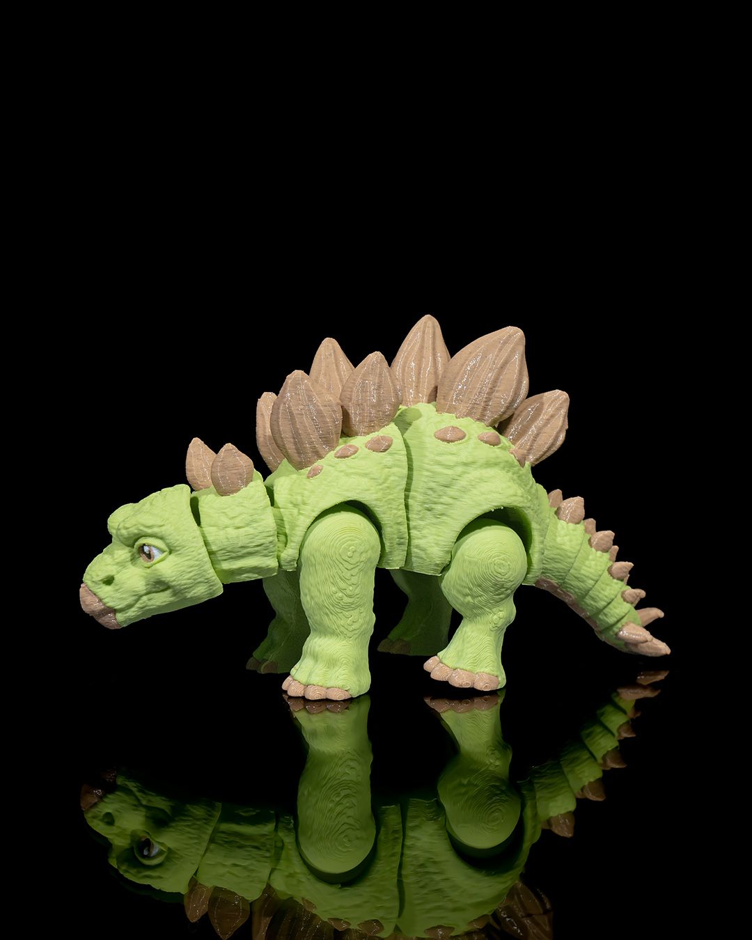 Articulated home decor gift piece