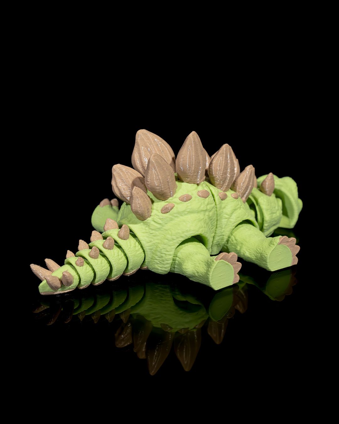 Articulated home decor gift piece
