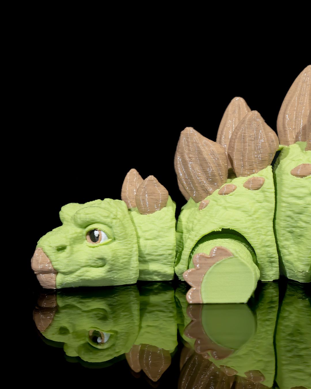 Articulated home decor gift piece