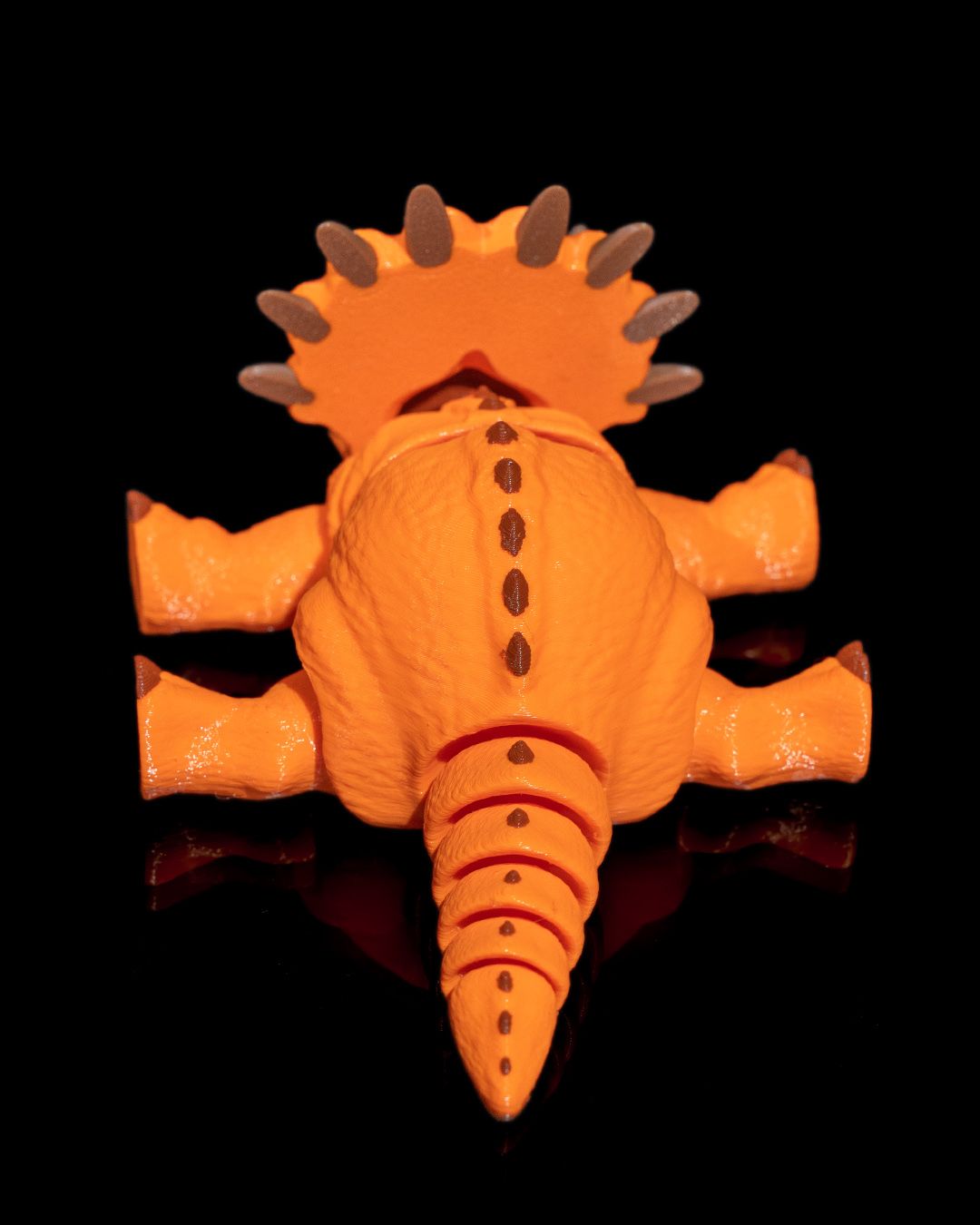 Articulated home decor gift piece