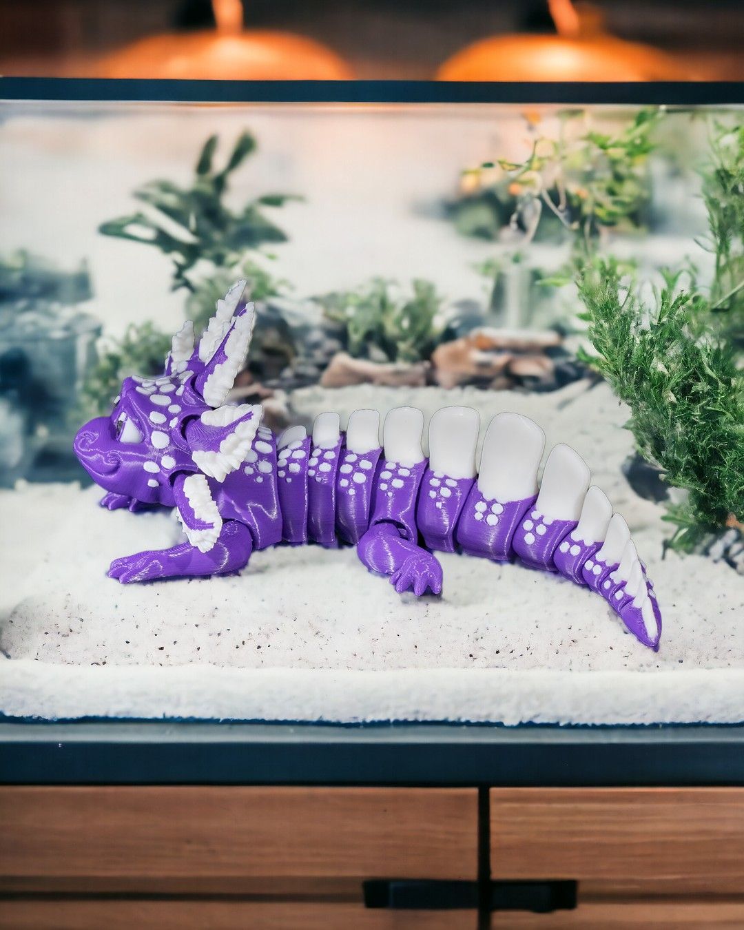 Articulated home decor gift piece