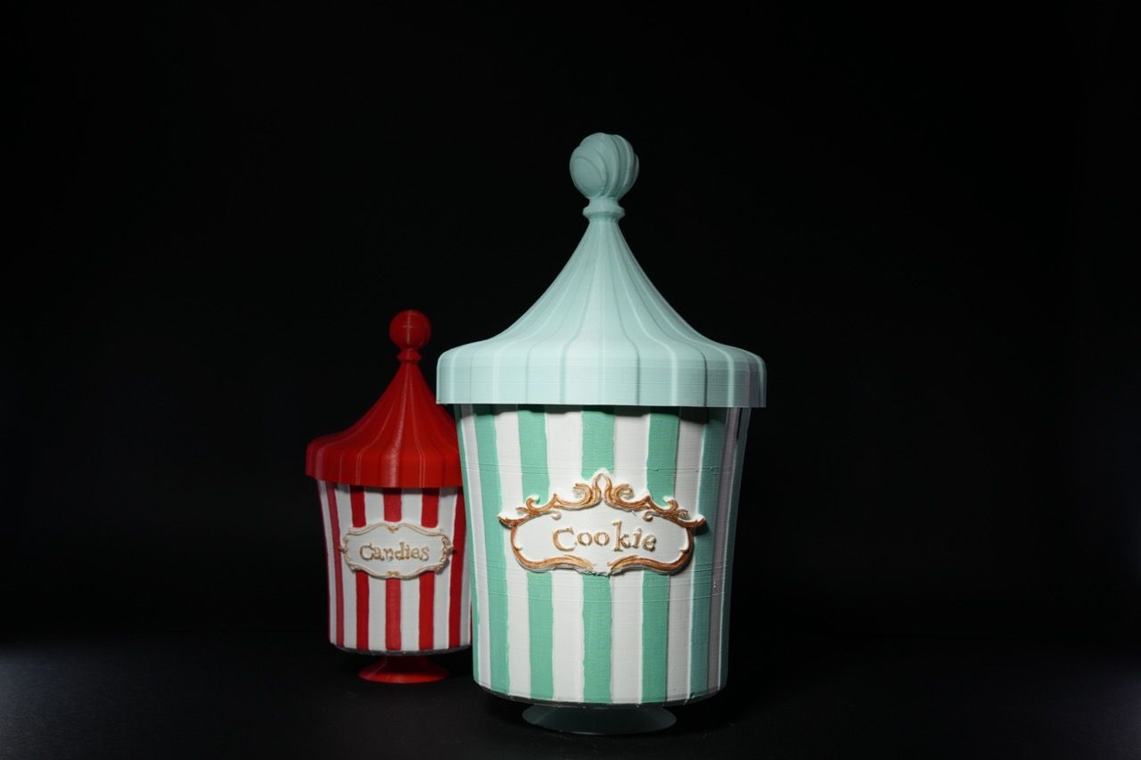Articulated home decor gift piece