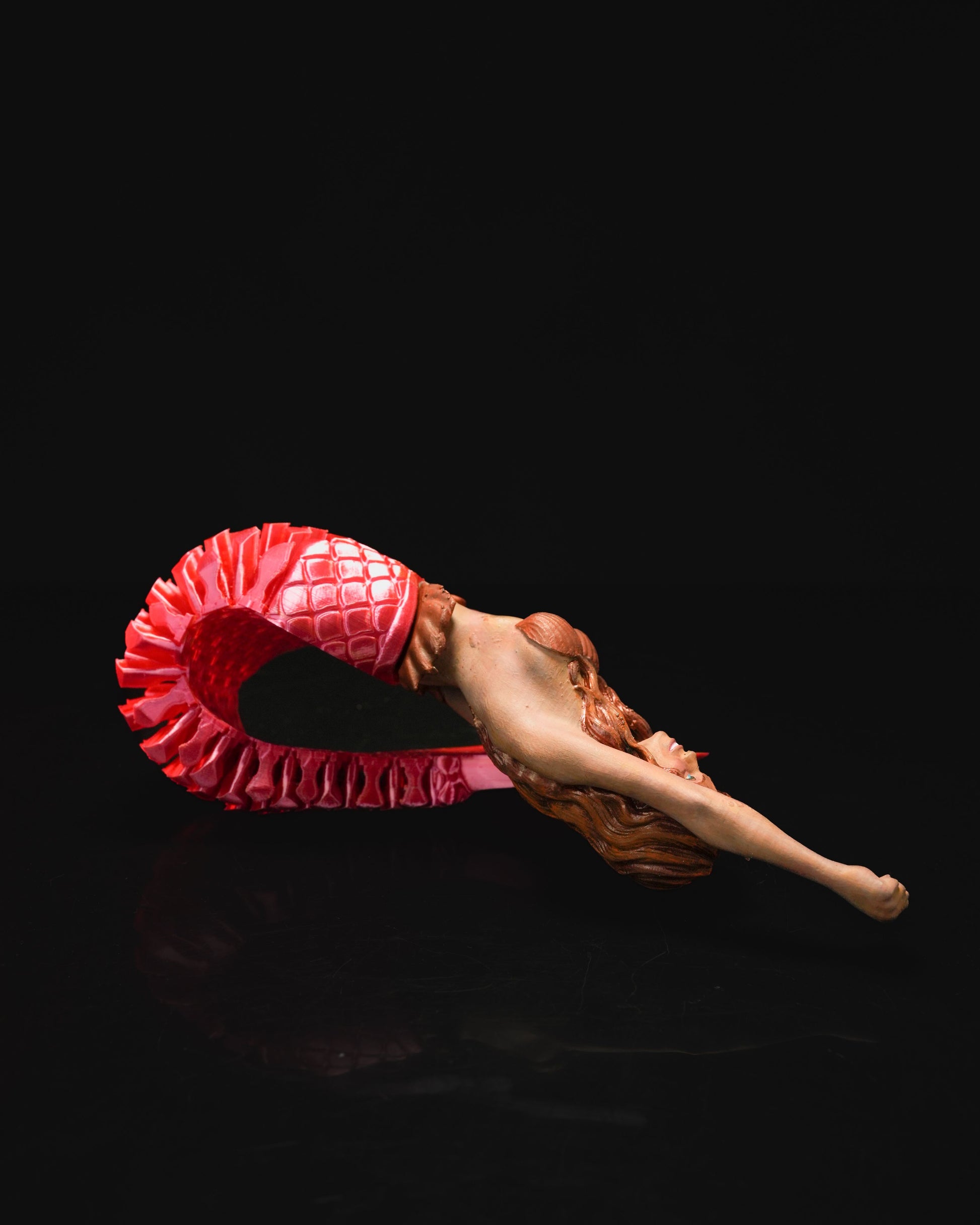 Articulated home decor gift piece