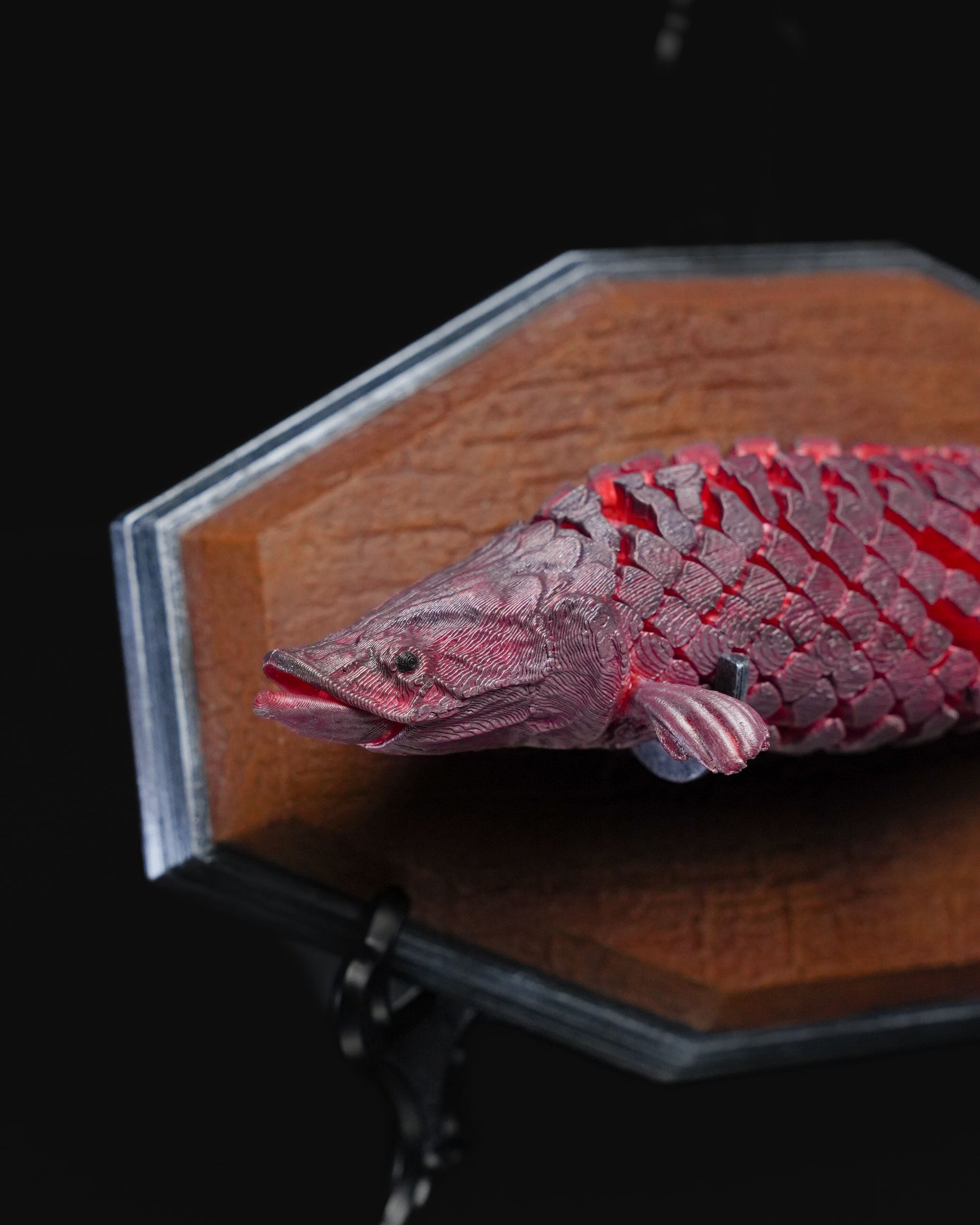 Articulated home decor gift piece