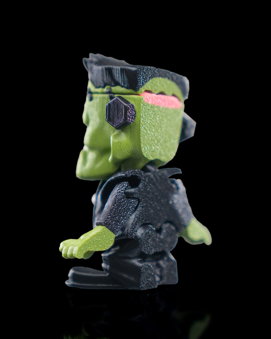 Articulated home decor gift piece