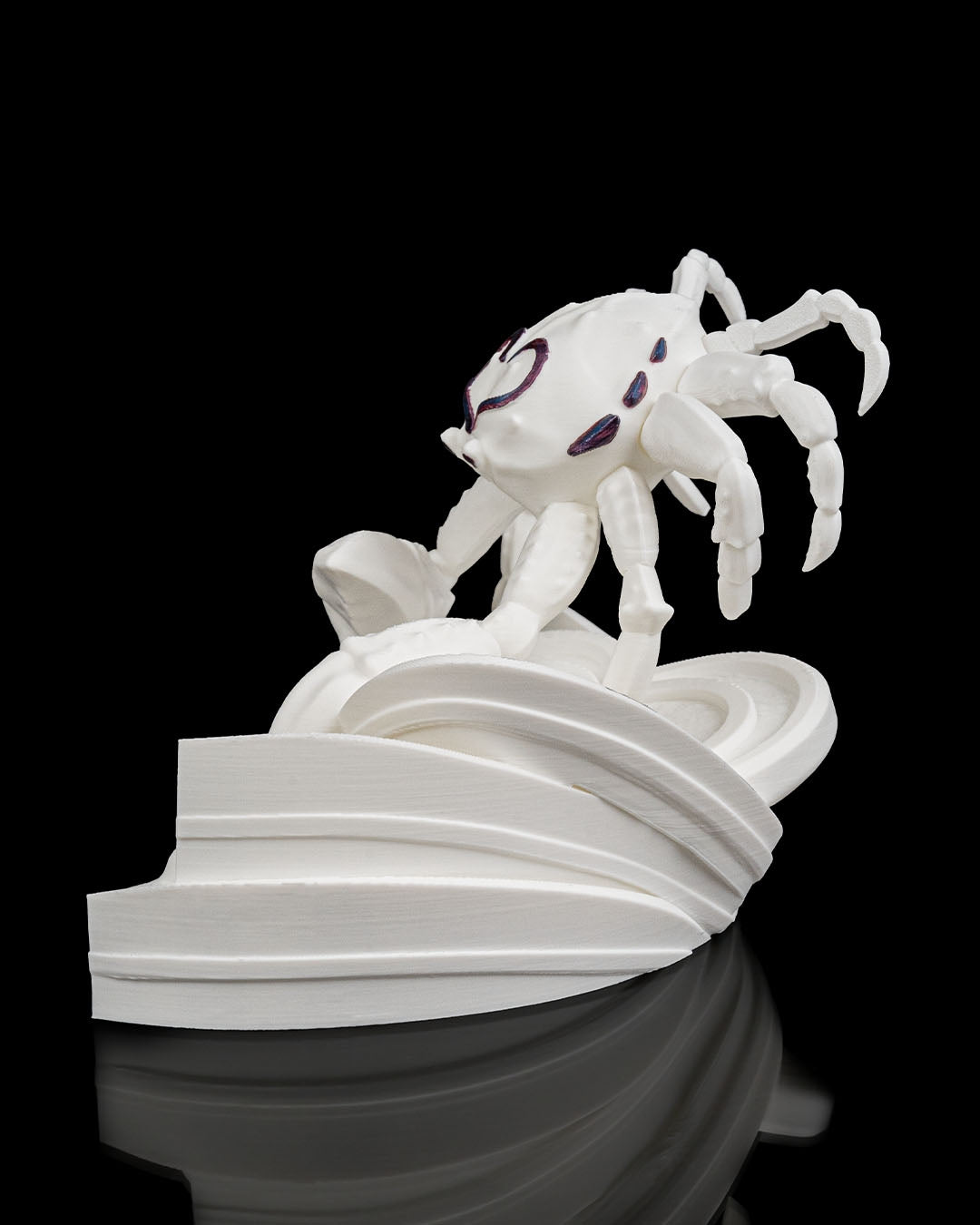 Articulated home decor gift piece