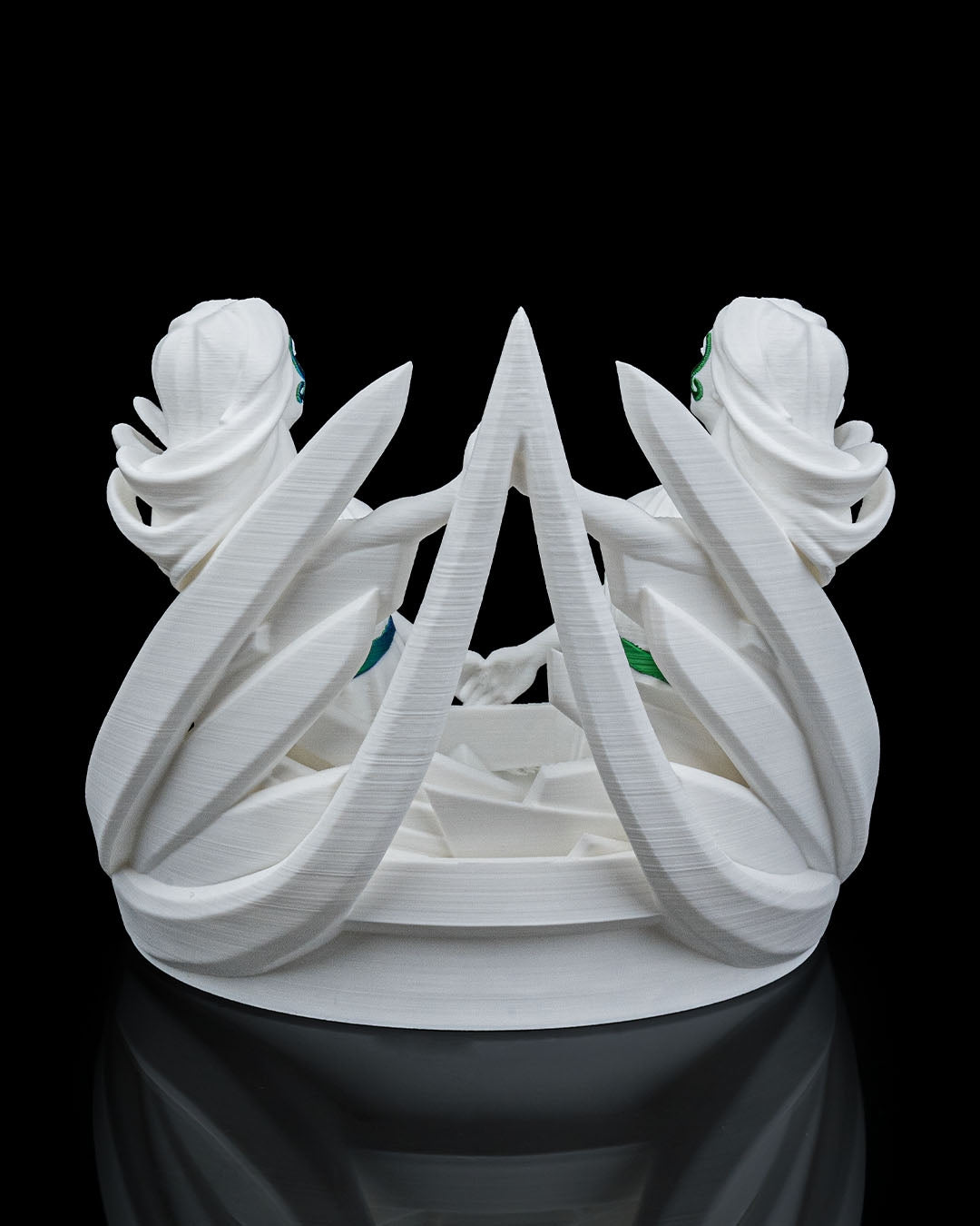 Articulated home decor gift piece