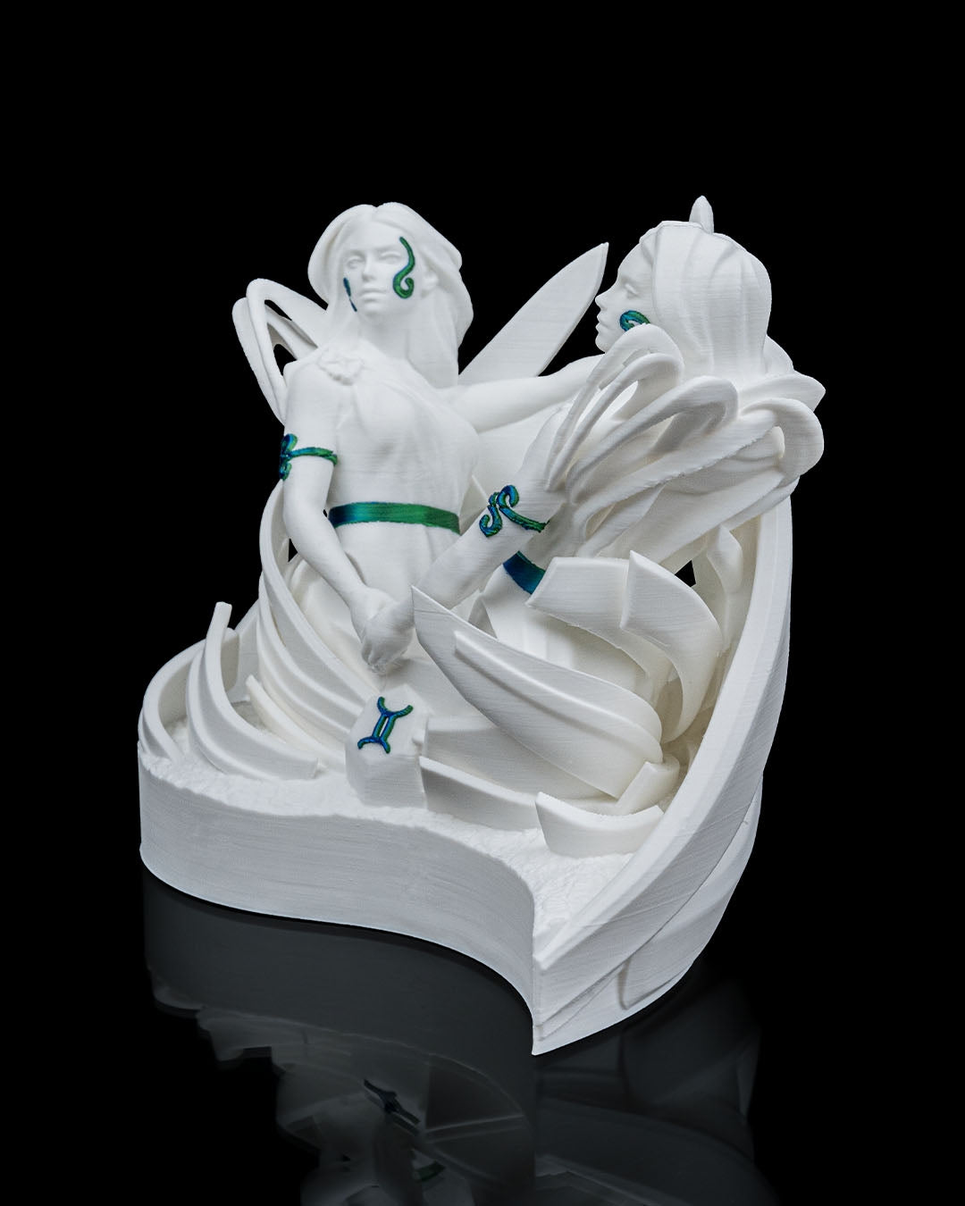 Articulated home decor gift piece