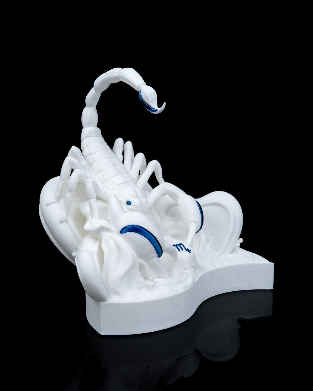 Articulated home decor gift piece