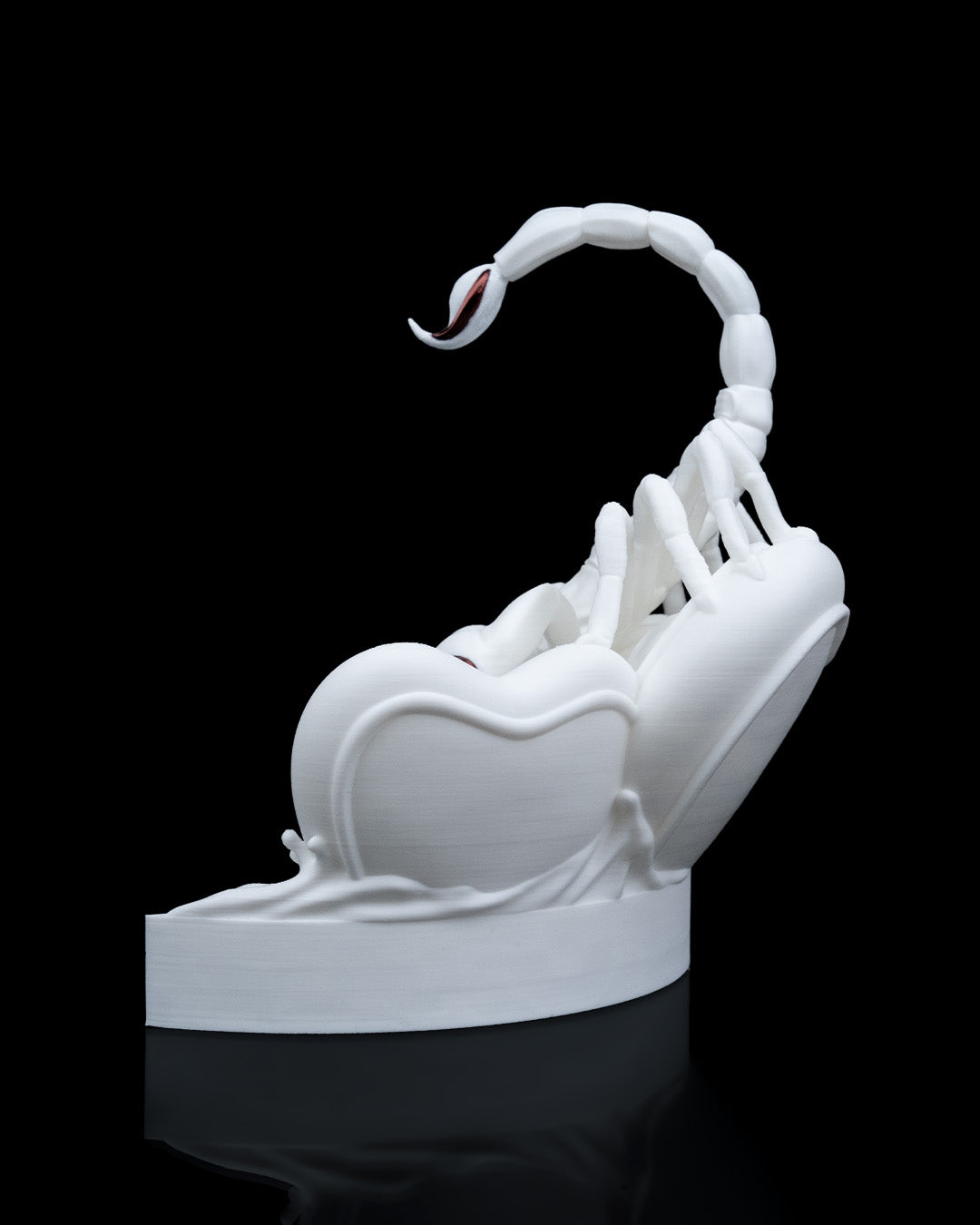 Articulated home decor gift piece