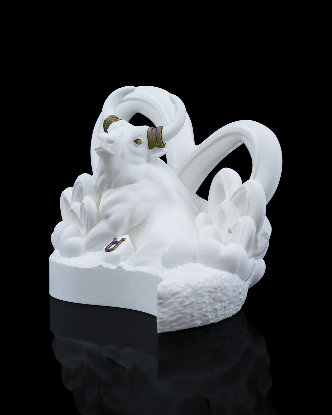 Articulated home decor gift piece