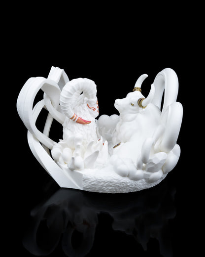 Articulated home decor gift piece