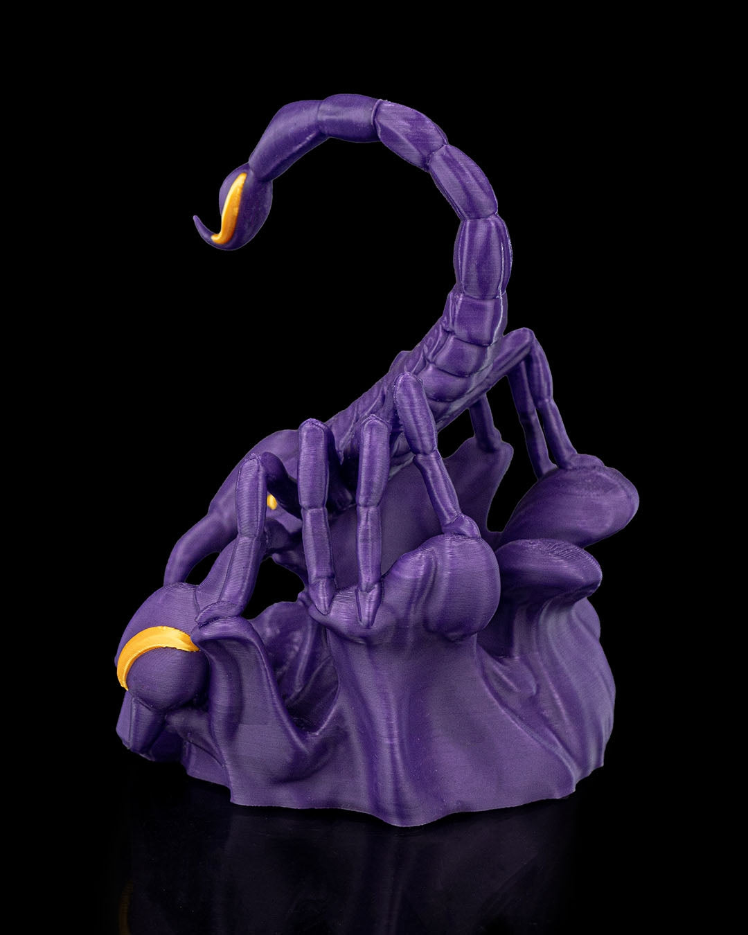 Articulated home decor gift piece
