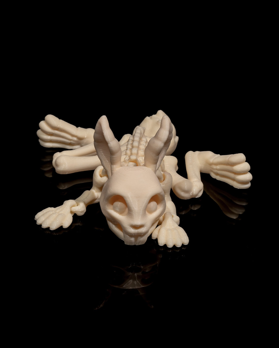 Articulated home decor gift piece