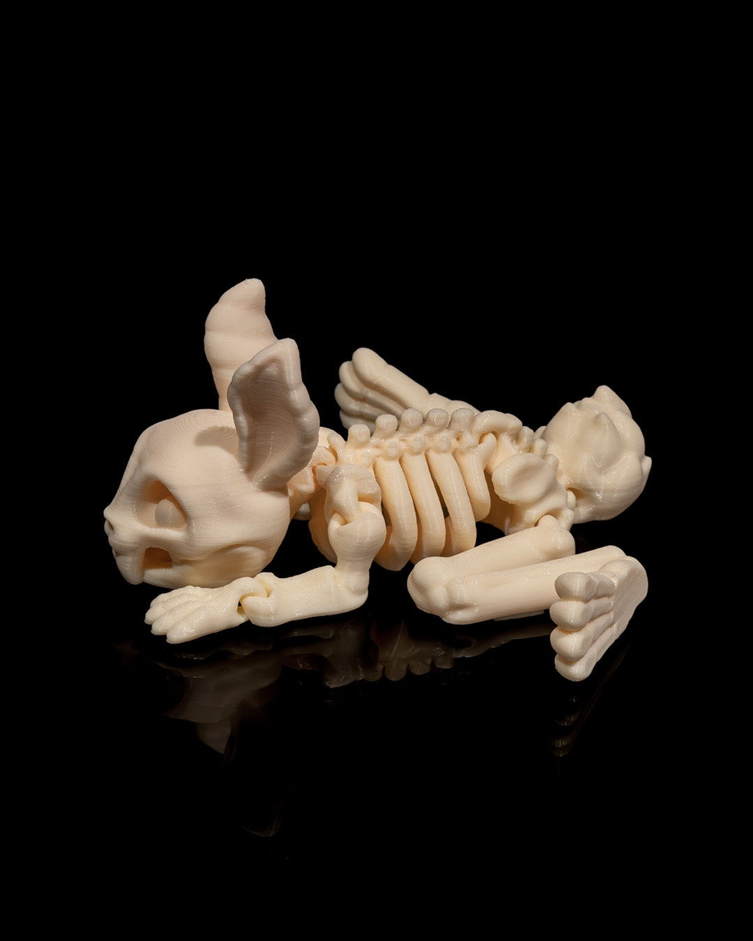 Articulated home decor gift piece