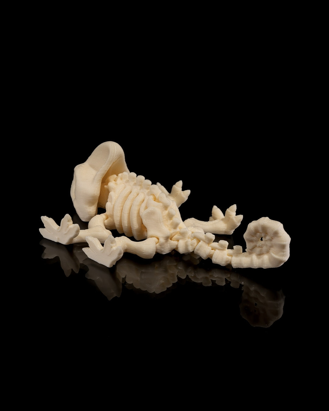 Articulated home decor gift piece