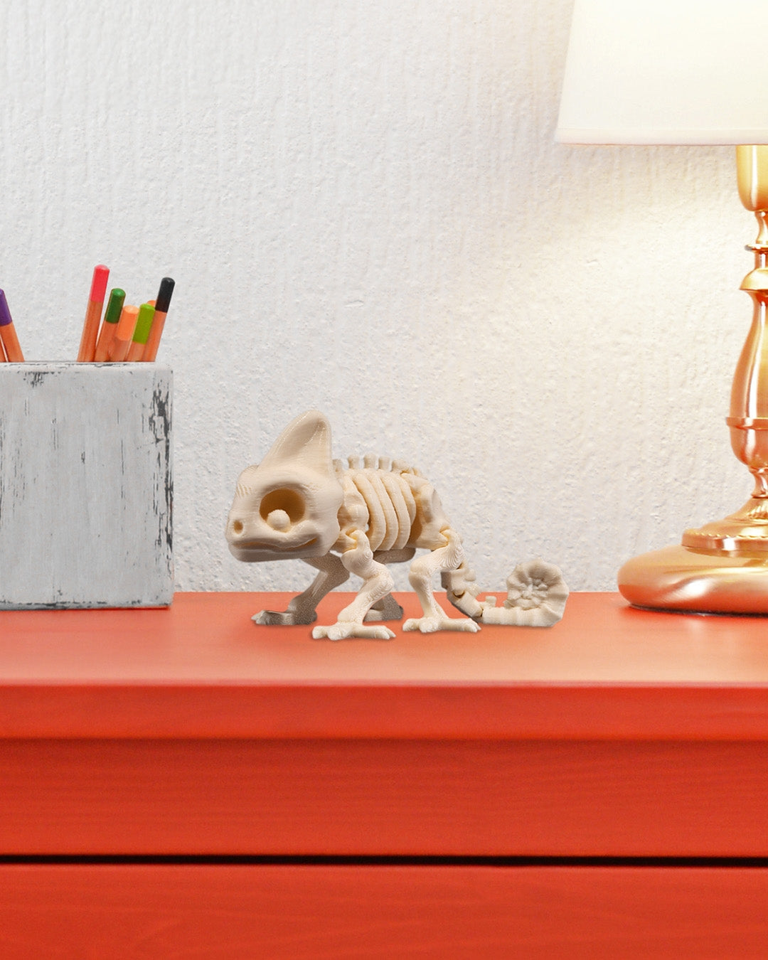 Articulated home decor gift piece