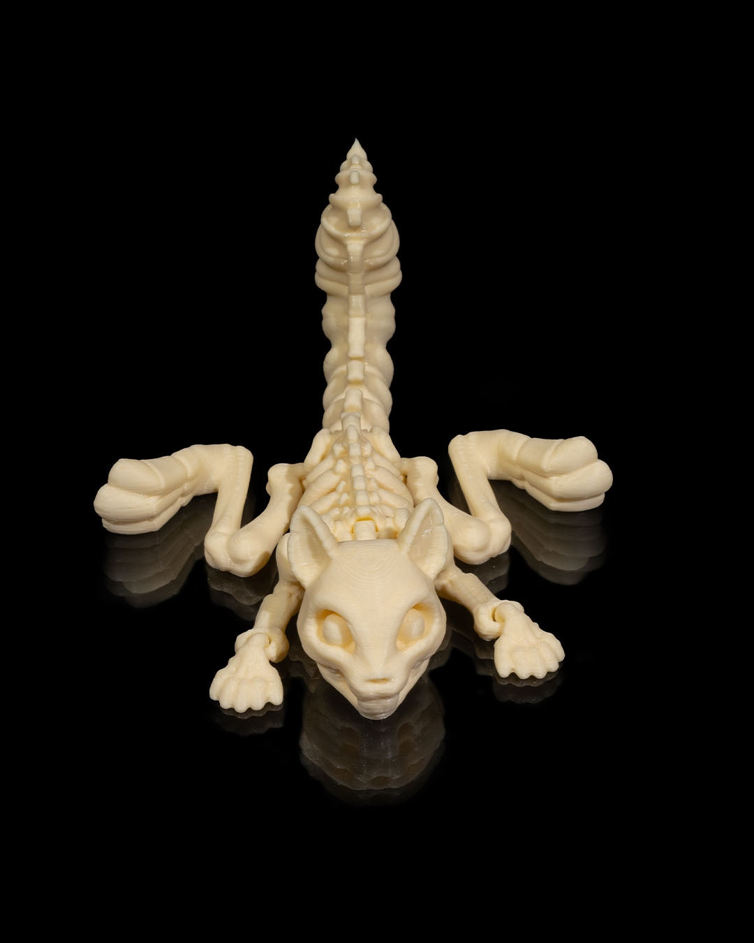 Articulated home decor gift piece