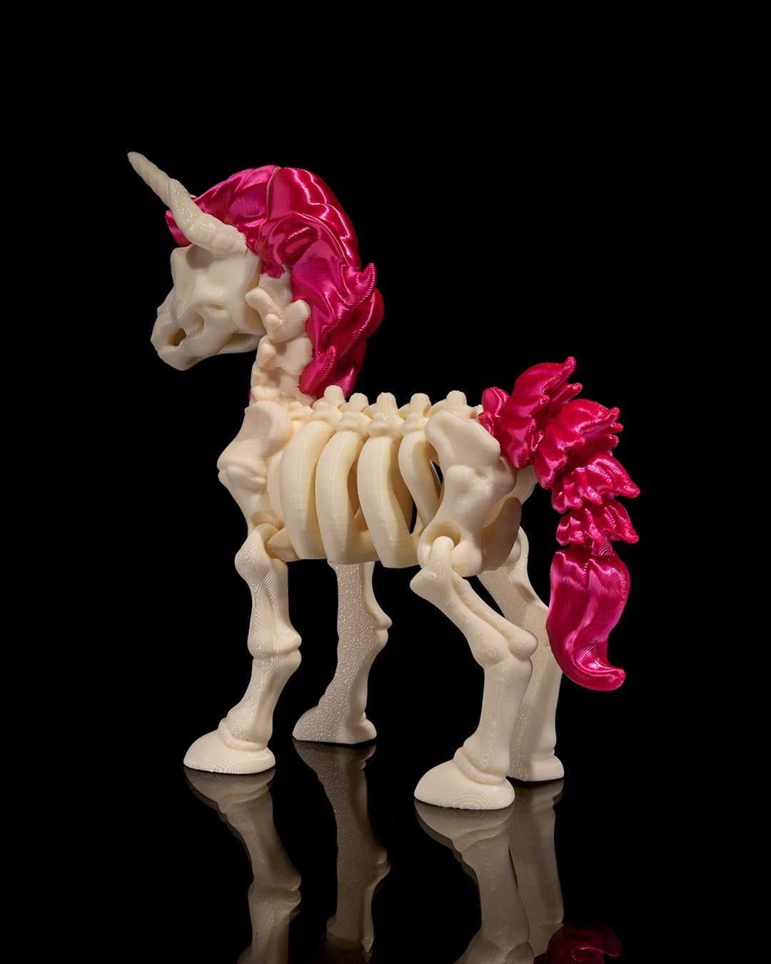 Articulated home decor gift piece