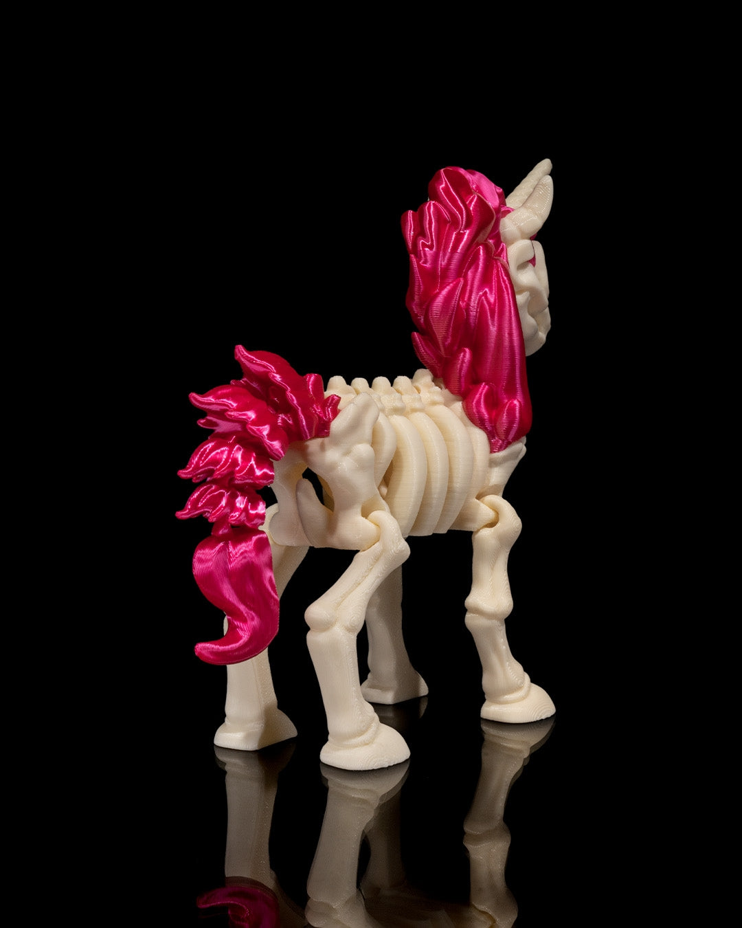 Articulated home decor gift piece