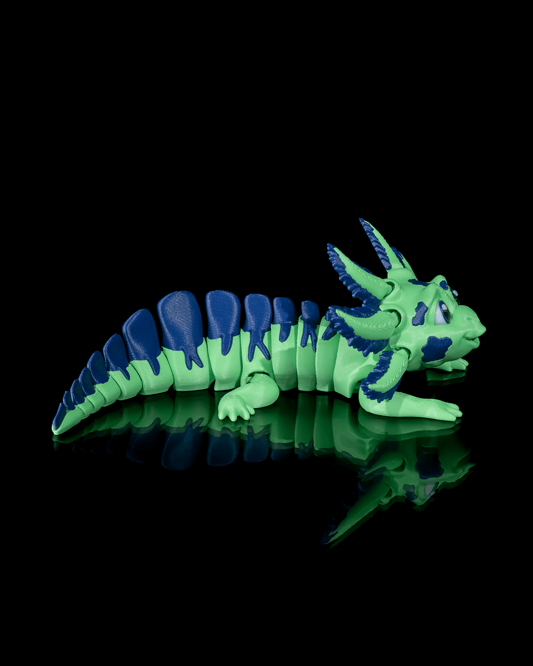 Articulated home decor gift piece