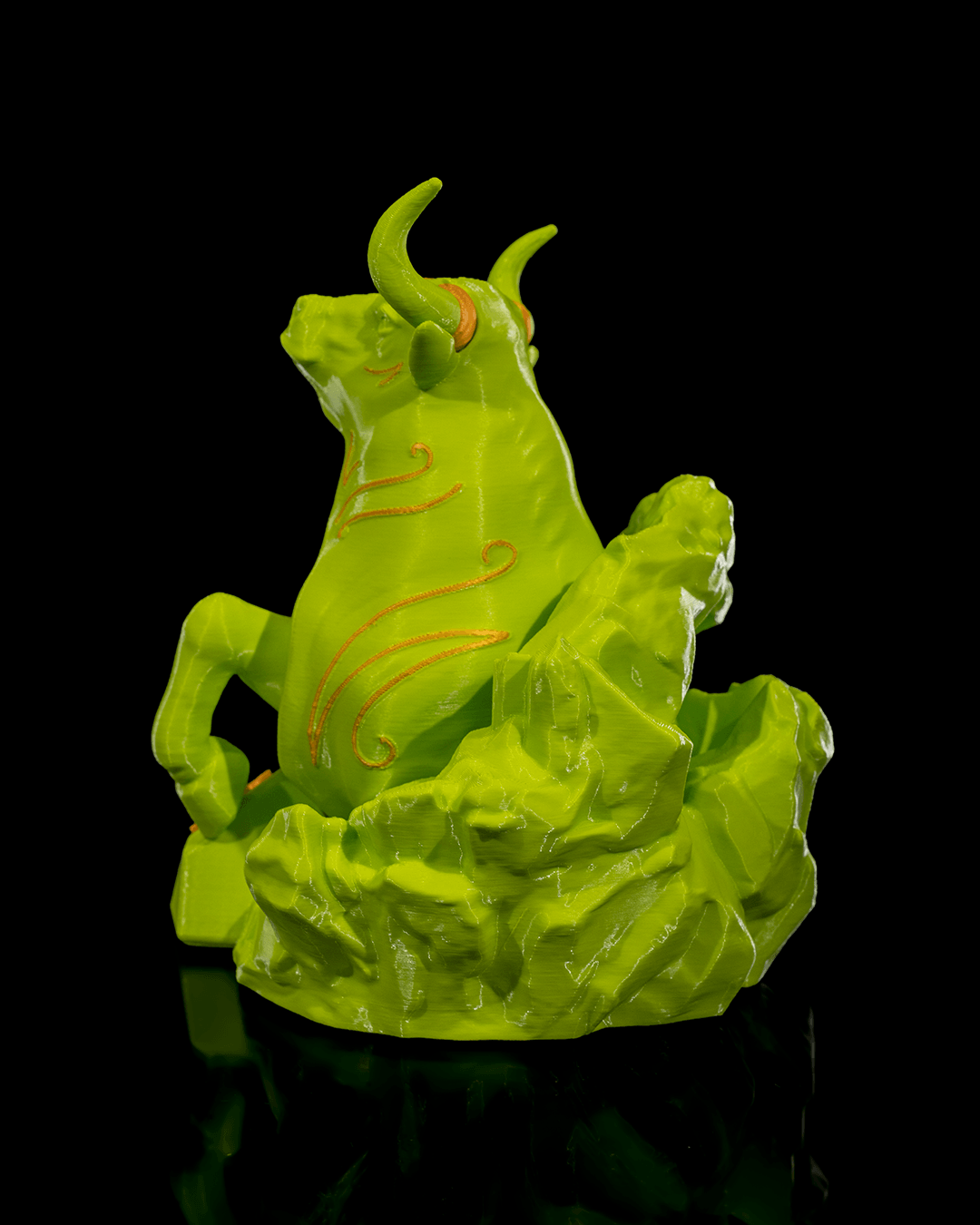 Articulated home decor gift piece