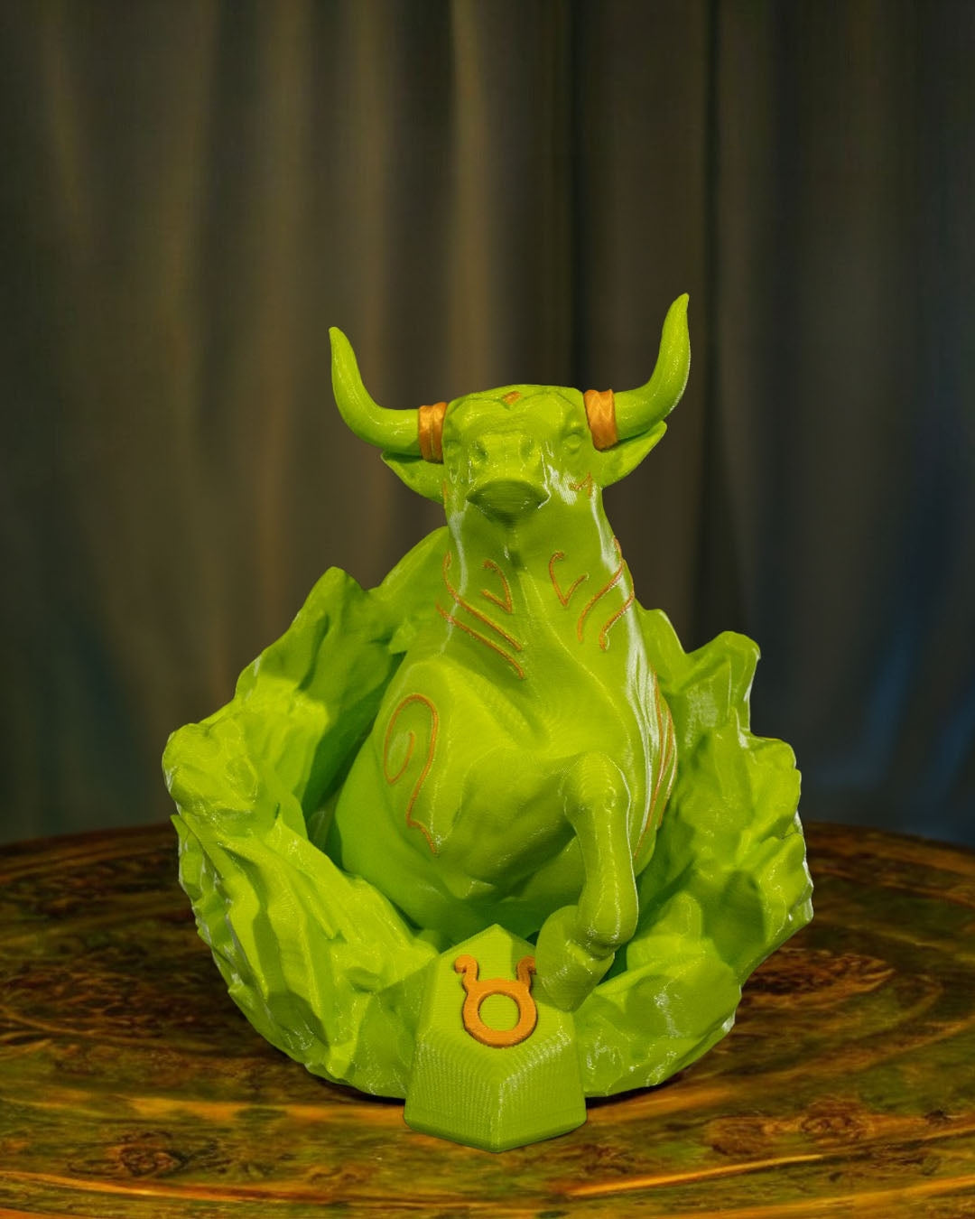 Articulated home decor gift piece