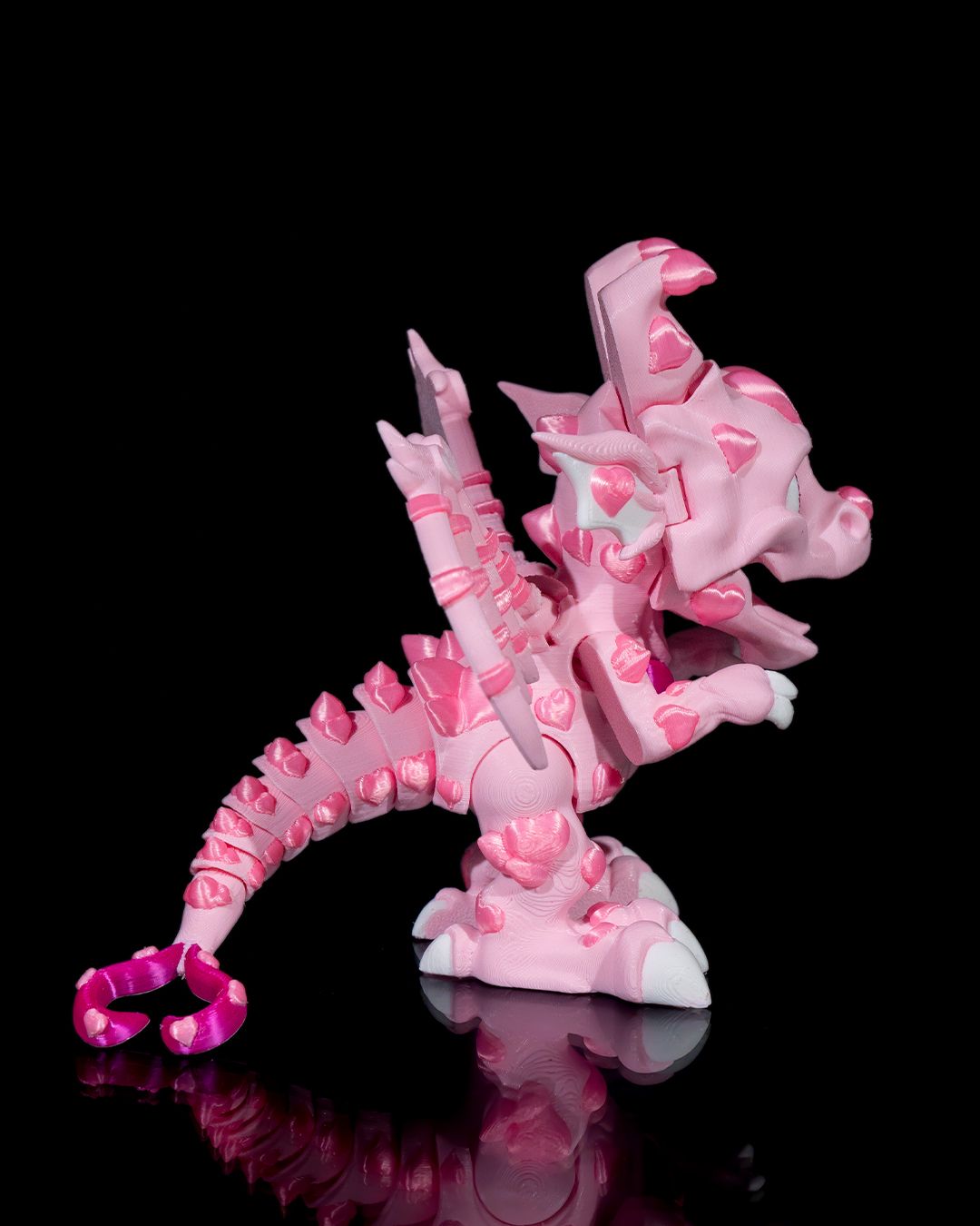 Articulated home decor gift piece