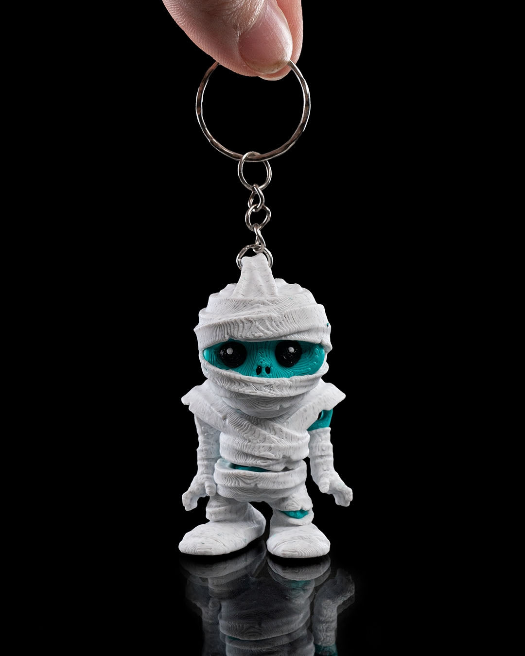 Articulated home decor gift piece